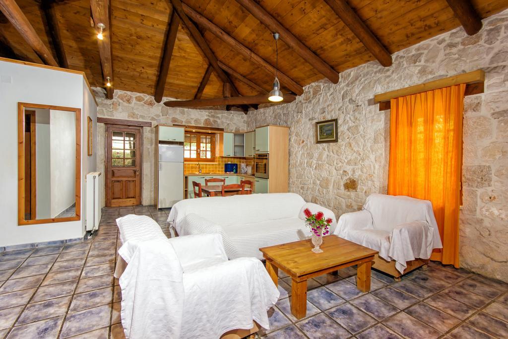 Liuba Houses Vasilikí Kamer foto